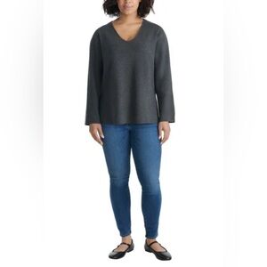 SPLENDID - NWT -  Gray Long Sleeve Knit top